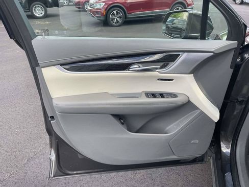 Used 2020 Cadillac XT6 Premium Luxury FWD image 15
