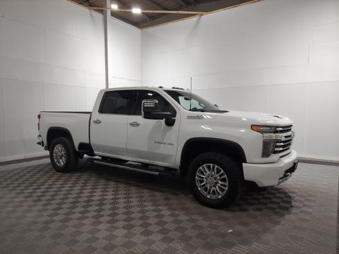 Used 2022 Chevrolet Silverado 3500 High Country w/ Z71 Off-Road Package image 4