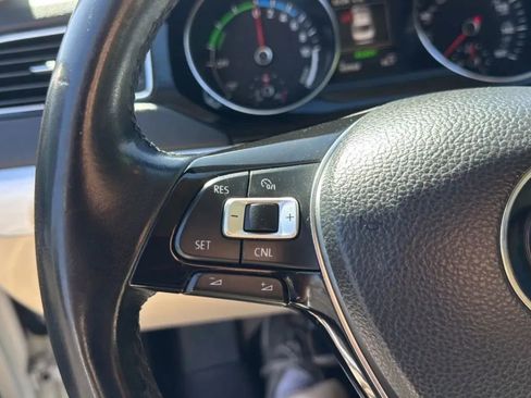 Used 2016 Volkswagen Jetta SEL Premium FWD image 23