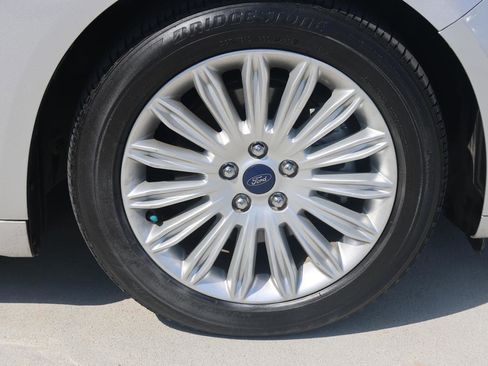 Used 2016 Ford Fusion SE image 9