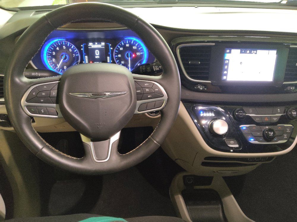 Used 2022 Chrysler Voyager LX FWD image 22