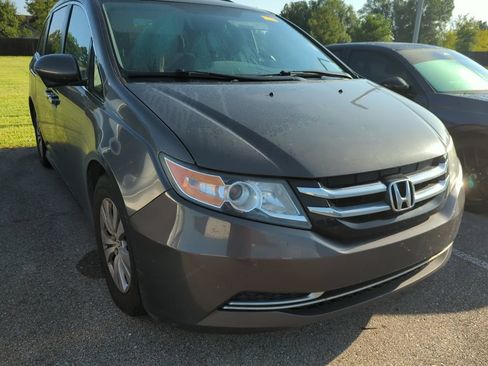 Used 2016 Honda Odyssey SE image 2