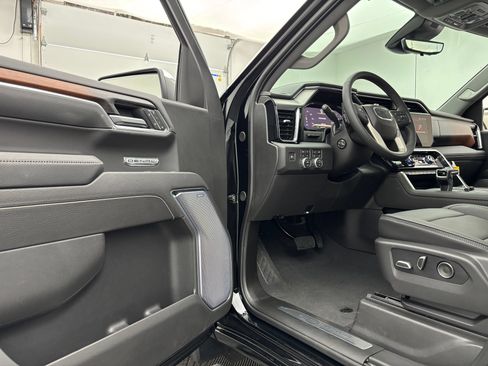 New 2026 GMC Sierra 1500 Denali w/ Denali Reserve Package AWD/4WD image 17
