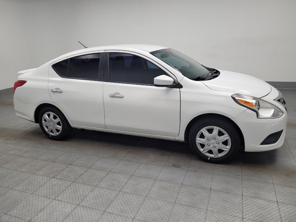 Used 2019 Nissan Versa SV FWD image 11
