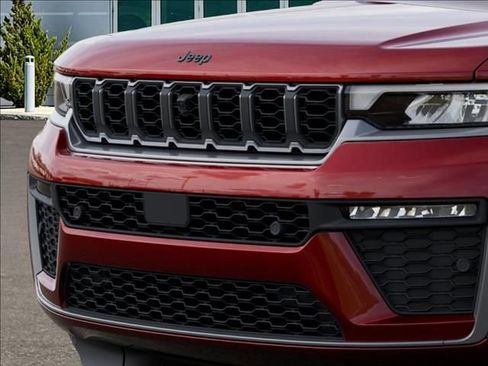 New 2026 Jeep Grand Cherokee Limited AWD/4WD image 11