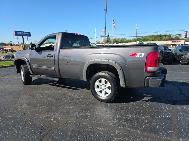 Used 2011 GMC Sierra 1500 SLE w/ SLE Preferred Package AWD/4WD image 4