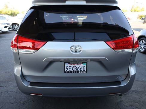 Used 2011 Toyota Sienna LE AWD/4WD image 5