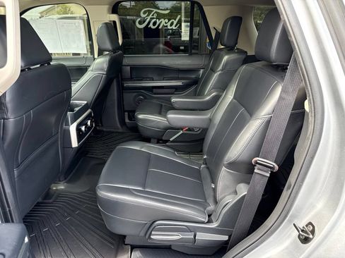 Used 2023 Ford Expedition XLT RWD image 28