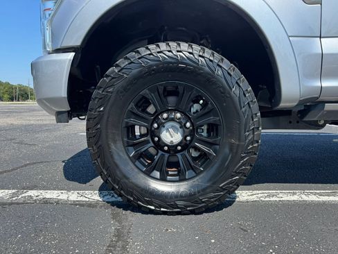 Used 2020 Ford F250 Platinum w/ Tremor Off-Road Package AWD/4WD image 11