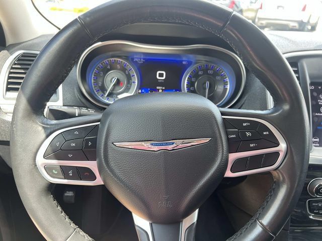 Used 2020 Chrysler 300 Touring w/ Chrome Appearance Package RWD image 17