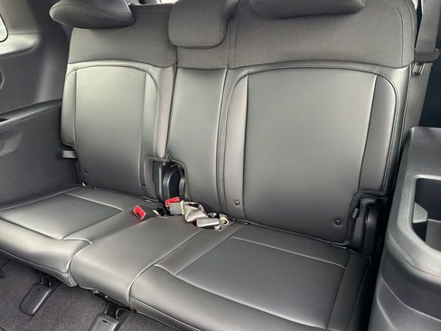Used 2027 Kia Telluride S w/ Towing Package AWD/4WD image 13