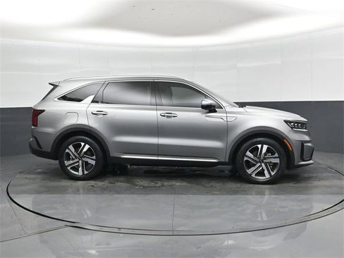 Used 2023 Kia Sorento SX Prestige image 2