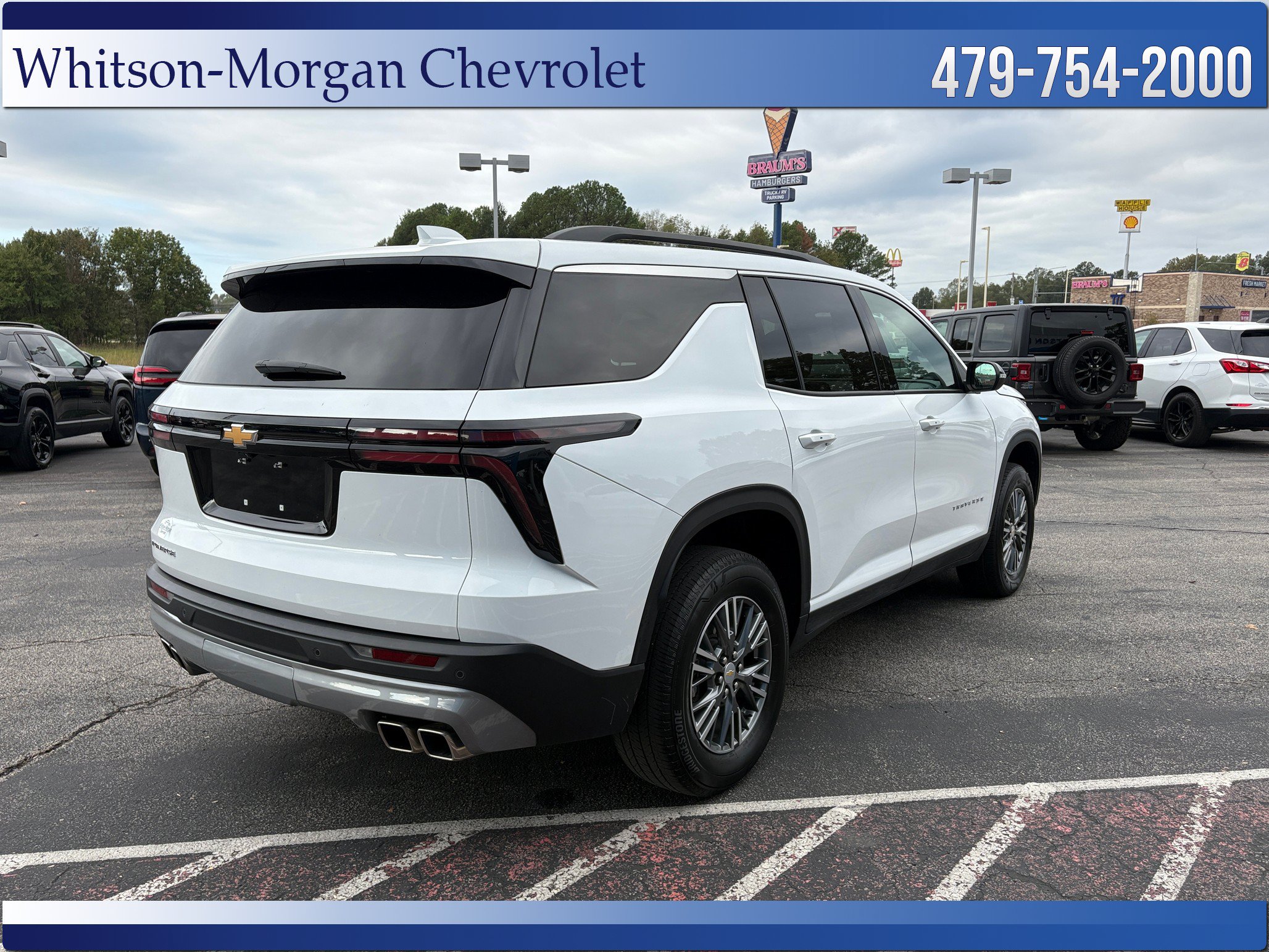 Used 2025 Chevrolet Traverse LT FWD image 5