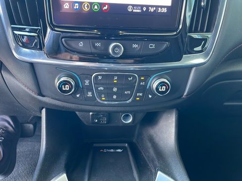 Used 2022 Chevrolet Traverse RS image 23