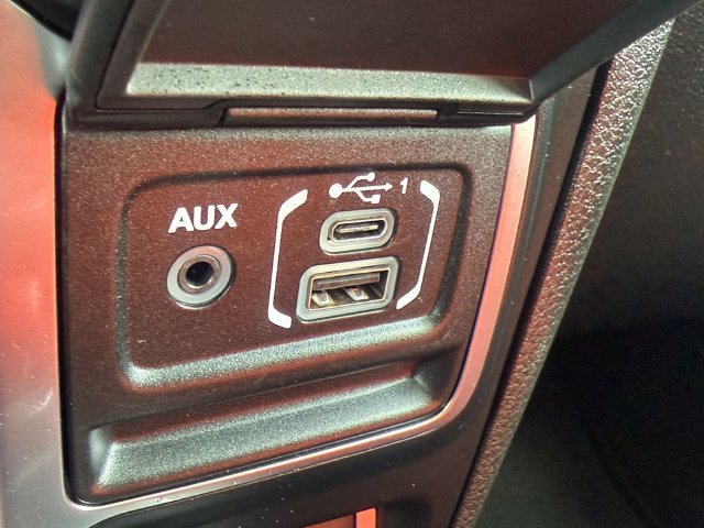 Used 2025 Jeep Gladiator Rubicon AWD/4WD image 21