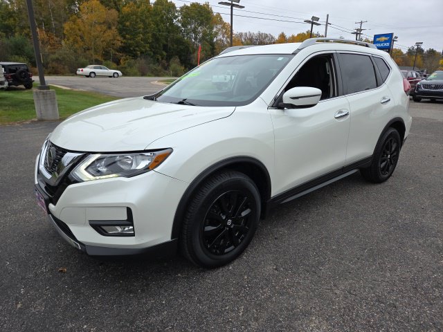 Used 2018 Nissan Rogue SV FWD image 3