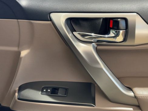 Used 2023 Lexus GX 460 Premium image 12