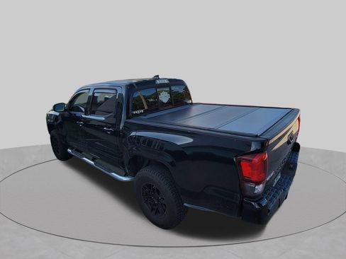 Used 2019 Toyota Tacoma SR w/ Four Season Floor Mat Package AWD/4WD image 16