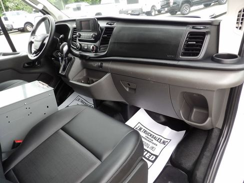 Used 2023 Ford Transit 250 Low Roof RWD image 33