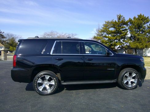 Used 2019 Chevrolet Tahoe LT image 2