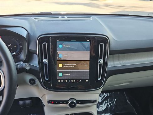 Used 2025 Volvo XC40 B5 Ultra w/ Protection Package Premier image 21