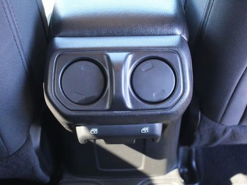 Used 2020 Jeep Wrangler Unlimited Sport S image 19