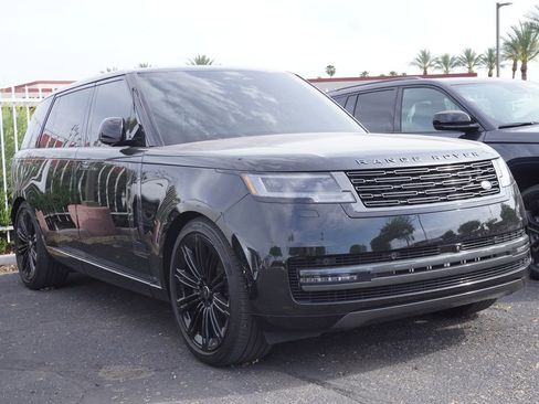 Used 2025 Land Rover Range Rover Long Wheelbase SE image 3