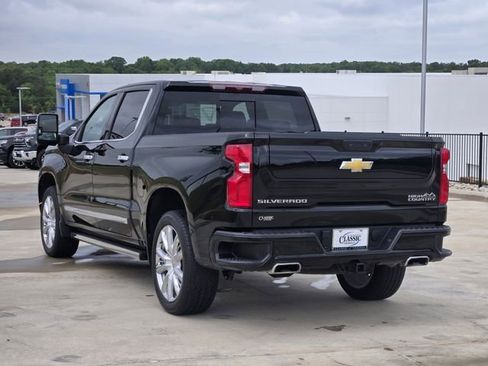 Used 2025 Chevrolet Silverado 1500 High Country w/ High Country Premium Package AWD/4WD image 6