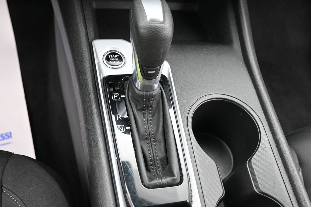 Used 2025 Nissan Altima 2.5 SV AWD/4WD image 12