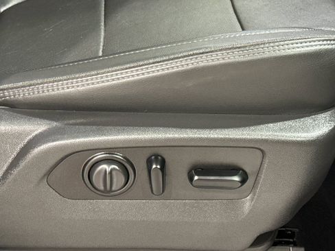 Used 2021 Chevrolet Silverado 3500 High Country image 25