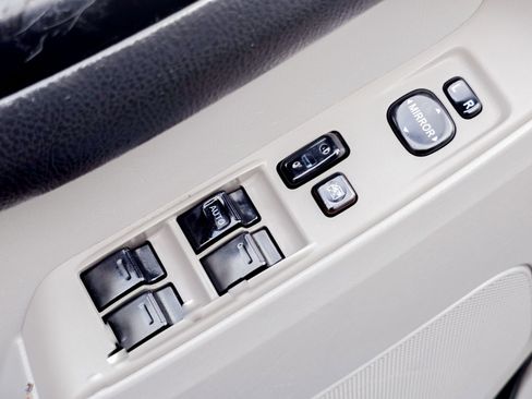 Used 2005 Toyota 4Runner SR5 image 8