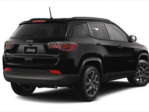 New 2026 Jeep Compass Latitude image 2