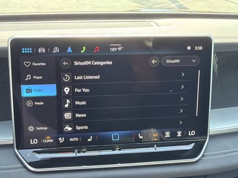 Certified 2025 Volkswagen Tiguan SE R-Line FWD image 23