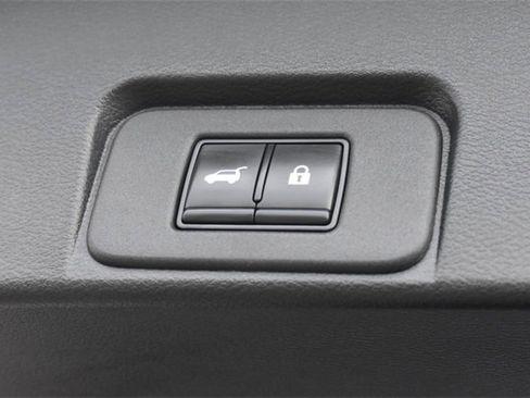 Used 2021 Nissan Rogue Platinum image 19