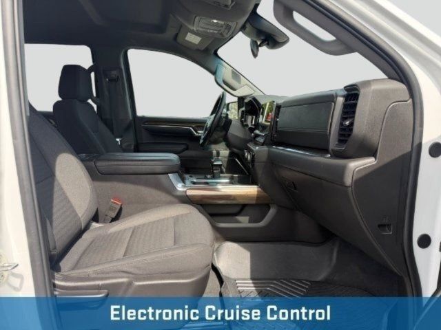 Used 2024 Chevrolet Silverado 1500 LT Trail Boss w/ Protection Package AWD/4WD image 18