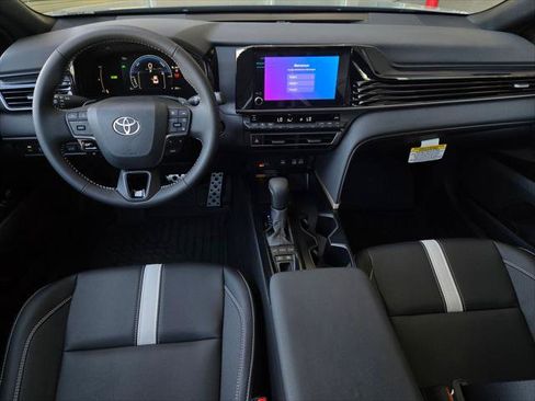 Used 2026 Toyota Camry SE FWD image 13