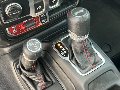 Used 2021 Jeep Wrangler Rubicon AWD/4WD image 23