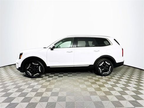 Used 2023 Kia Telluride S w/ S Sunroof Package image 5