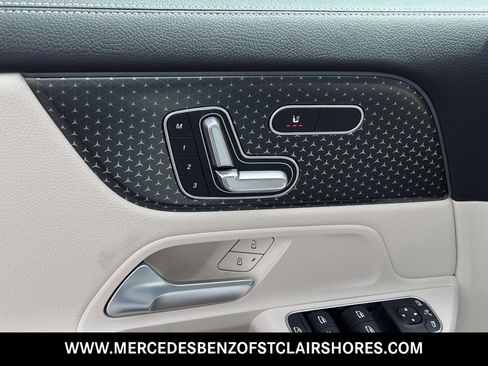 Used 2025 Mercedes-Benz GLA 250 4MATIC image 16