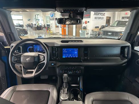 Used 2023 Ford Bronco Black Diamond image 15