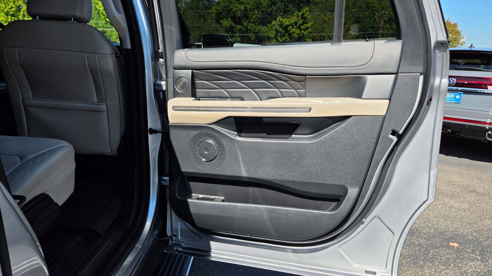Used 2023 Ford Expedition Max Platinum AWD/4WD image 60
