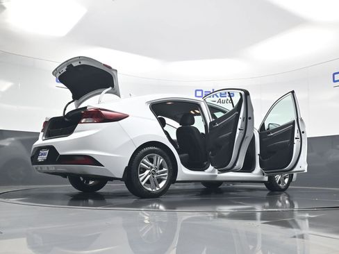 Used 2020 Hyundai Elantra SEL w/ Winter Weather Package image 59