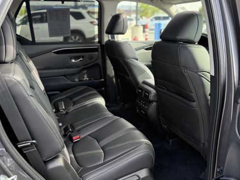 Certified 2025 Honda Pilot Touring image 37
