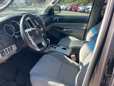 Used 2015 Toyota Tacoma 4x4 Double Cab w/ TRD Sport Package image 9
