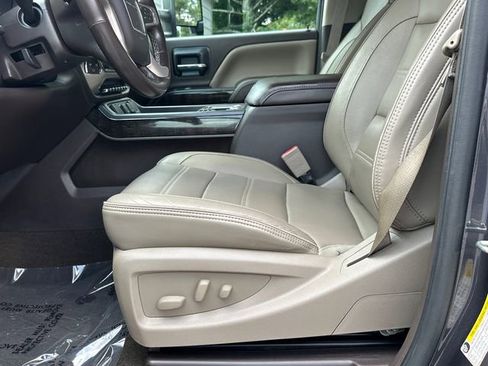 Used 2016 GMC Sierra 2500 Denali w/ Duramax Plus Package AWD/4WD image 9