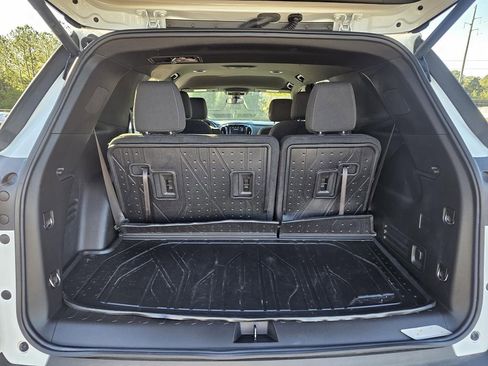Used 2022 Chevrolet Traverse LT w/ LPO, Floor Liner Package image 9