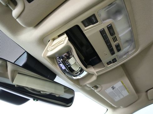 Used 2018 Toyota Highlander Limited FWD image 56