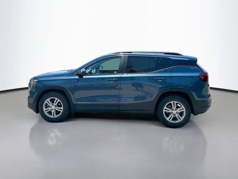 Used 2024 GMC Terrain SLE w/ Driver Convenience Package FWD image 4