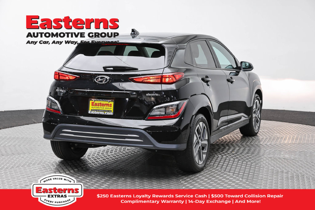 Used 2023 Hyundai Kona SEL FWD image 6