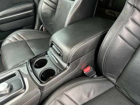 Used 2023 Chrysler 300 C image 21